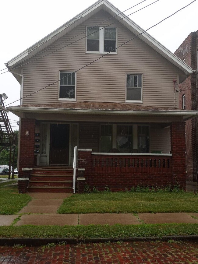 Photo - 107 Dawes Ave
