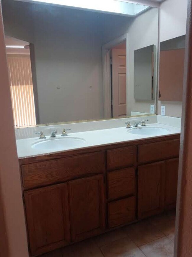 Desirable 1 Story Home in Weston Ranch House Rental in Stockton, CA