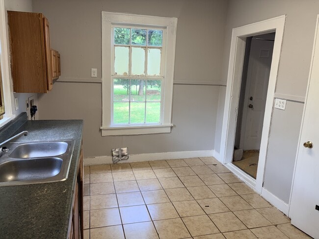 Photo - 2206 Avenue E