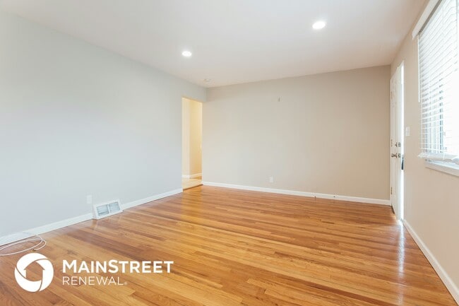 Photo - 10401 Trask Dr