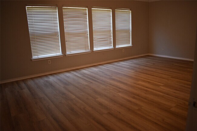 Photo - 4214 Creek Ridge Ln