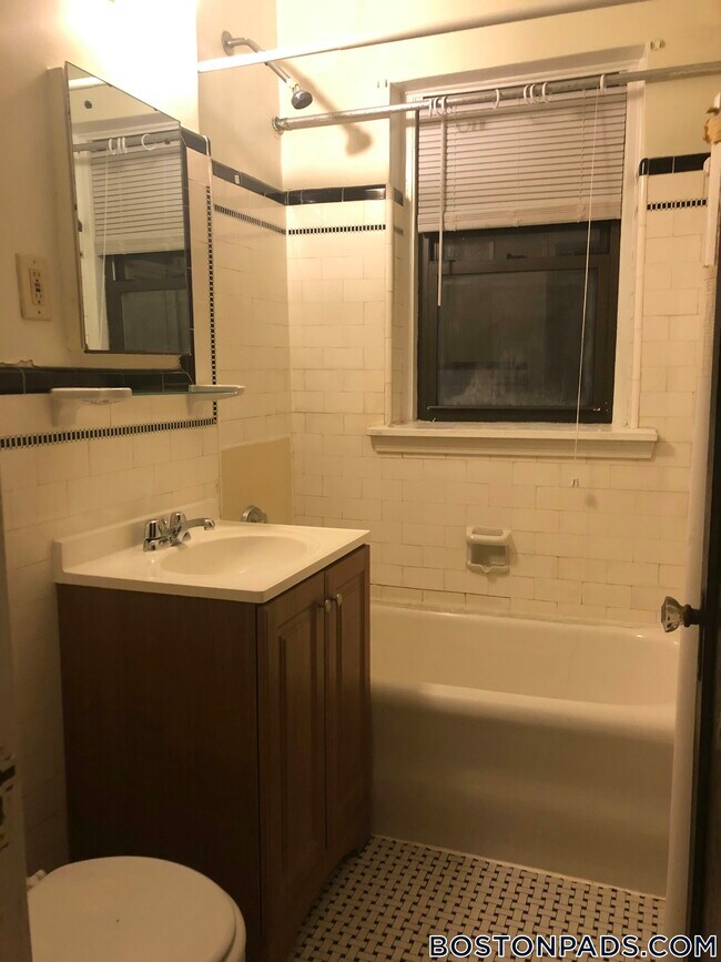 Photo - 349 Pleasant St Unit B3-4