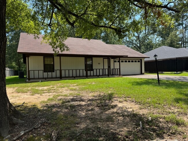 Building Photo - 107 Carriage Square Dr Rental
