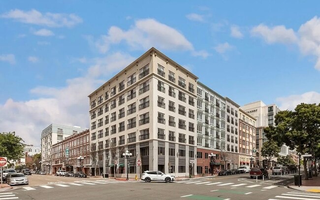Exterior building - 450 J St Unidad 3291 Rental