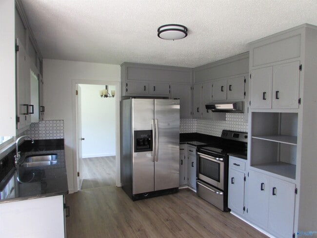 Photo - 2200 Britain Ave SW