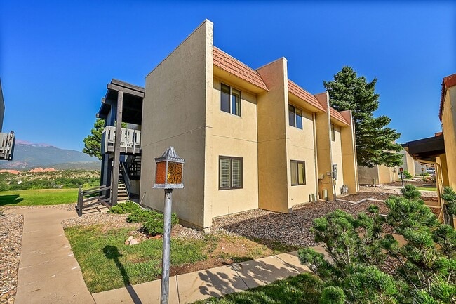 Photo - 1058 Fontmore Rd