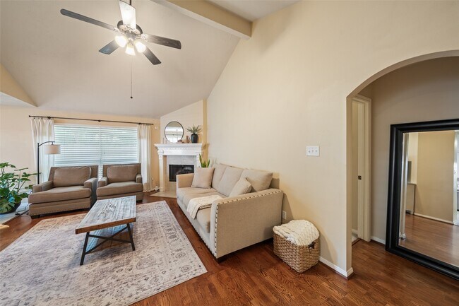 Photo - 135 S Delta Mill Cir