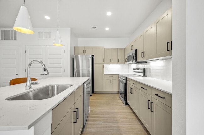 Photo - Bluff View at Frederick Creek