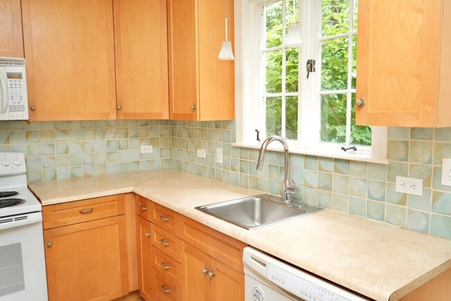 Photo - 101 Bollingwood Rd Unit Apt #B