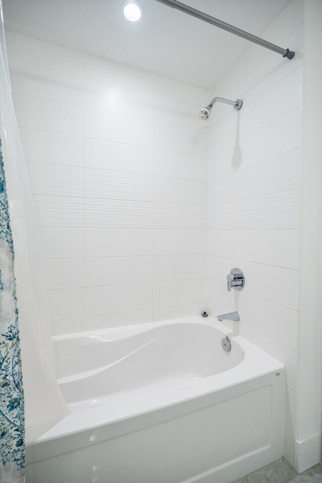 Photo - 21 Iceboat Terr Unit SI ID1521460P