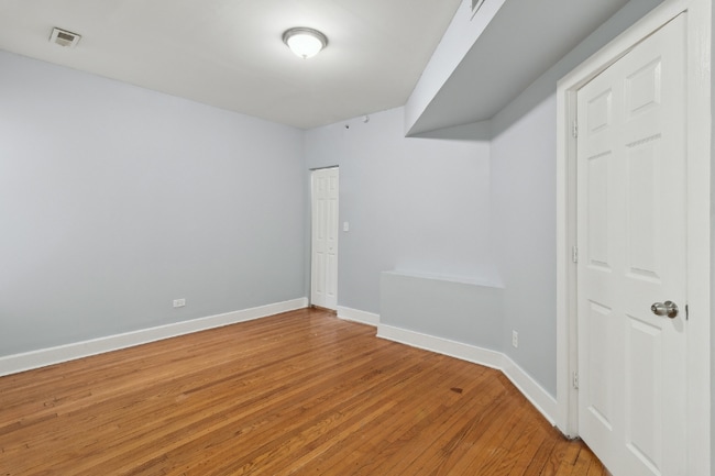 8045 S Maryland Ave Unit 1N