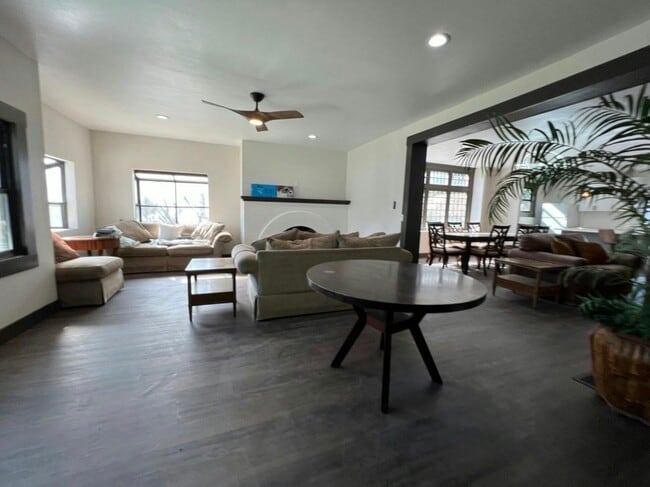 Photo - 345 N Van Ness Ave Unidad A - Downstairs