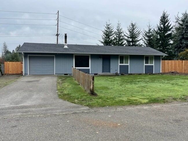 Charming 3 Bedroom 1 Bath Rambler in Lacey! - Charming 3 Bedroom 1 Bath Rambler in Lacey! House