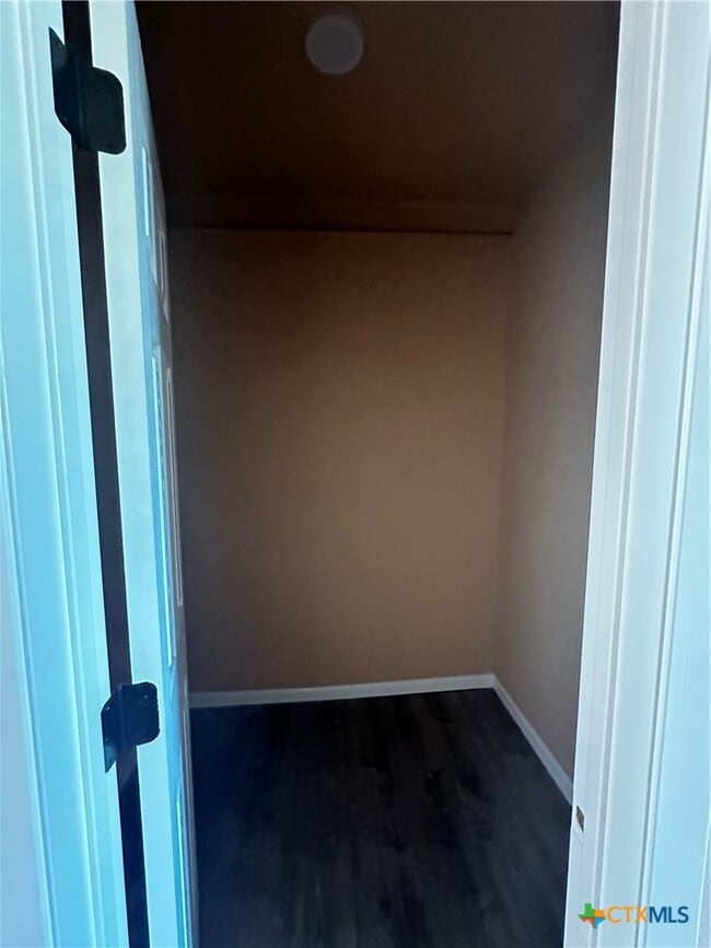 Photo - 1434 St Andrew St