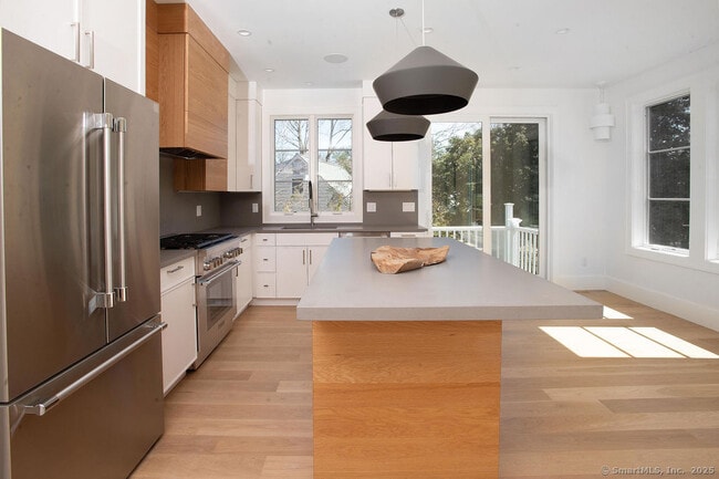 Photo - 6 Down River Rd Unidad B