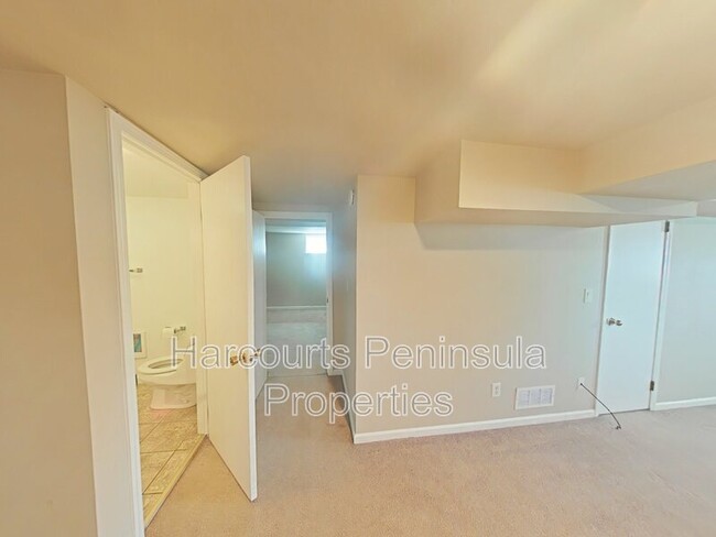 Photo - 1011 N Rainier Ave