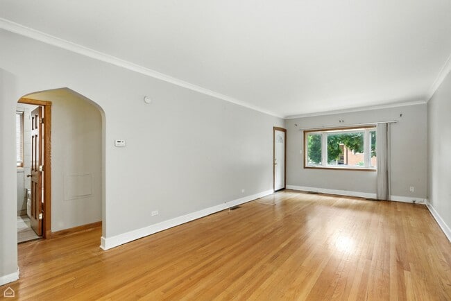 Photo - 5837 W Peterson Ave Unit Jefferson Park Rental