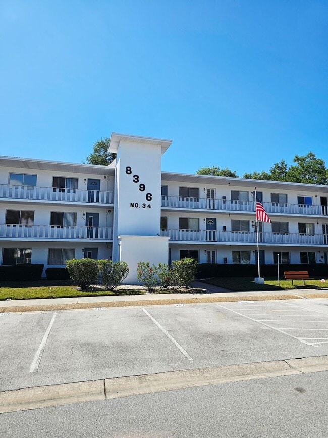 Building Photo - 2-bedroom 2-bathroom Top Corner Unit 301