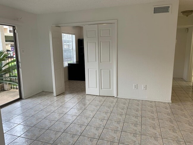 Photo - 2750 Holly Hall St Unidad 1201