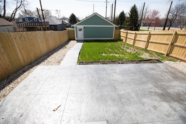 Photo - 219 E Morris St