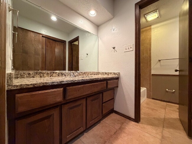 Photo - Beautiful duplex in South Lubbock