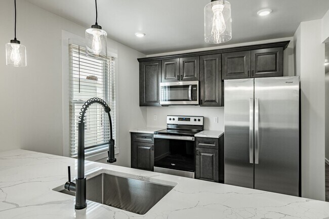 Photo - 324-326-326 Darby Rd Unit 2L
