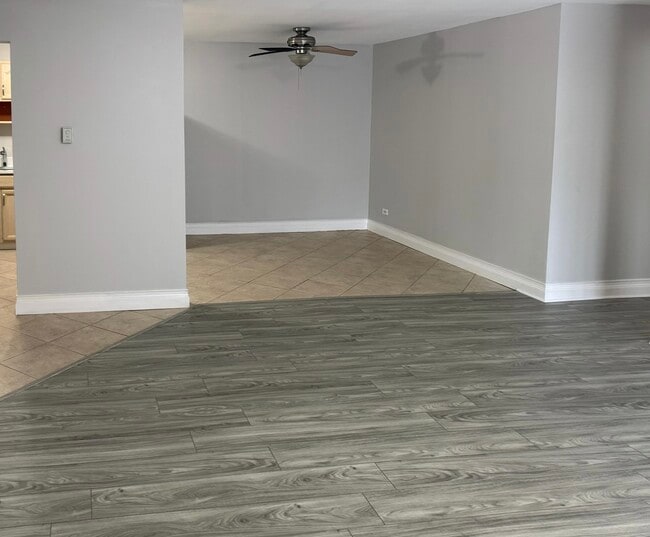 Photo - 9s070 Frontage Rd Unit 102