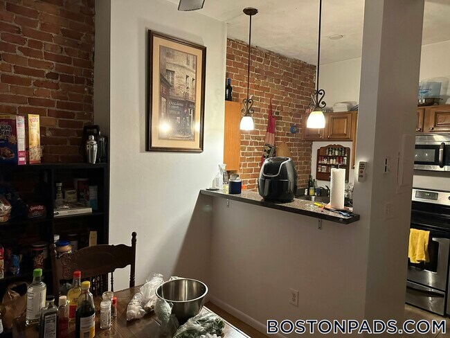 Photo - 23 Cortes St Unidad 10