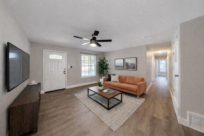 Photo - 8700 Parkfield Dr