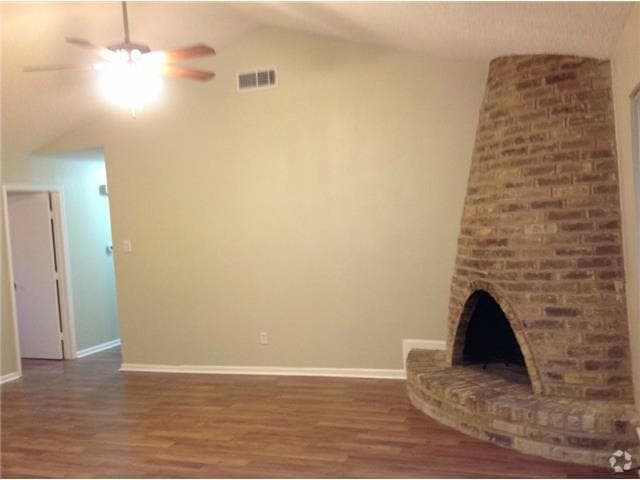 Building Photo - 1601 Rutland Dr Unit A Rental