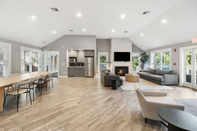 Photo - 235 Weaver St