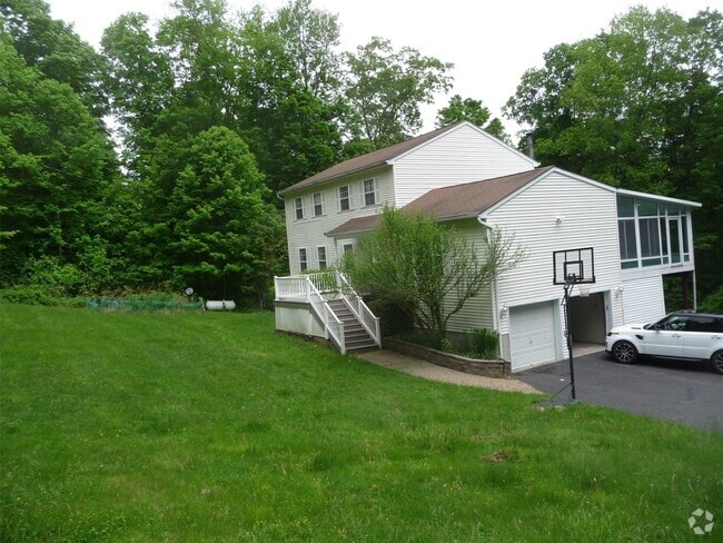 Building Photo - 202 Schlueter Dr Rental