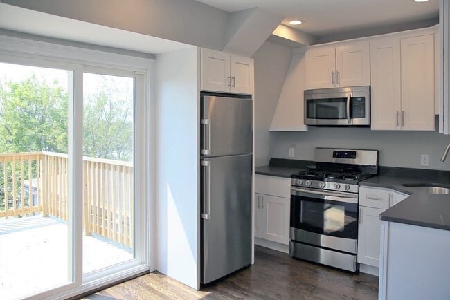 Building Photo - 229 Princeton St Unit 3 Rental