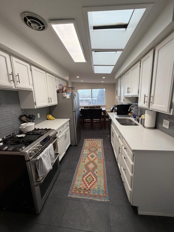 Photo - 872 Madsen Ln