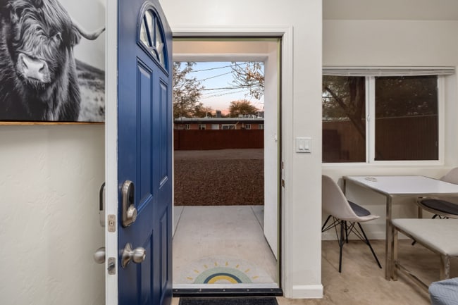 Photo - 1905 E 9th St