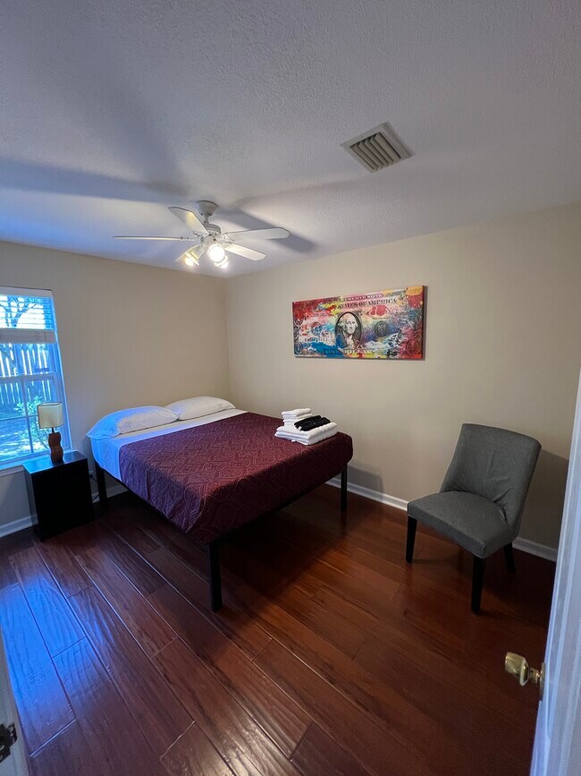 104 Adams Ct