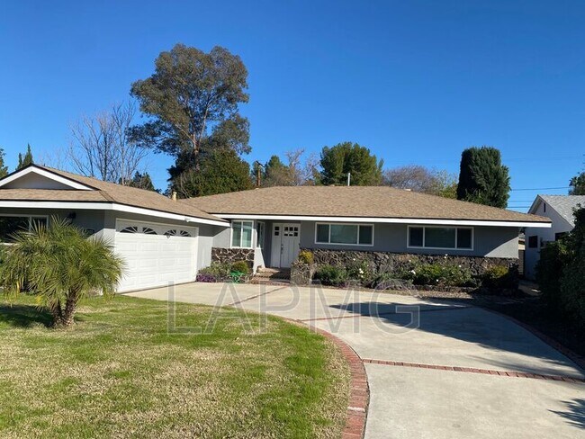 Photo - 5900 Cahill Ave