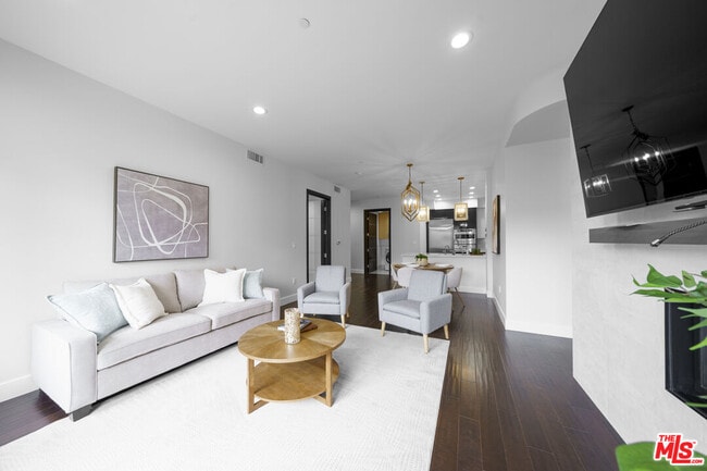 Photo - 1318 S Roxbury Dr Unidad 219 Rental