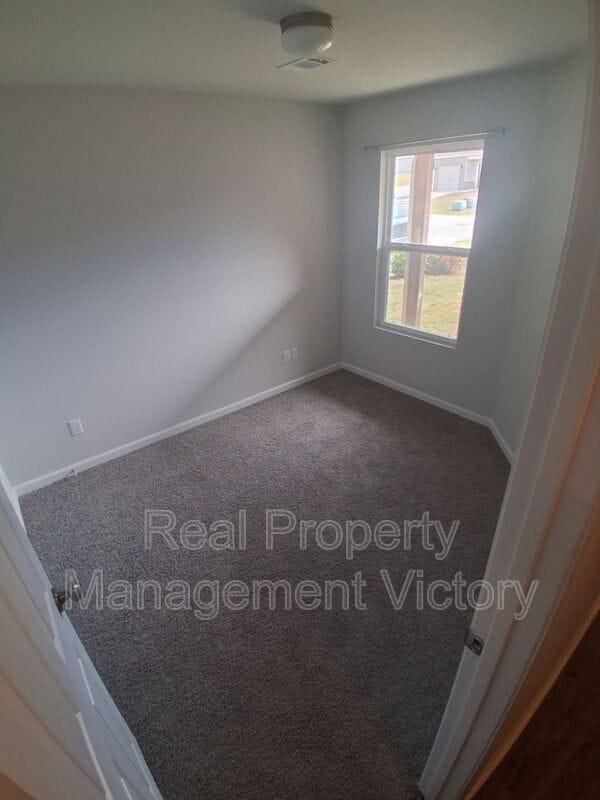 Photo - 12516 Waterbury Way
