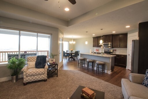 Building Photo - Luxury town home