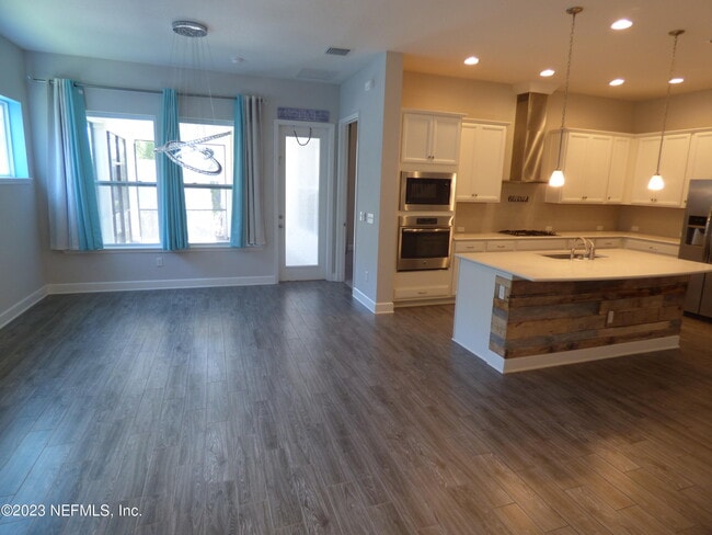 Photo - 92 Archwood Dr