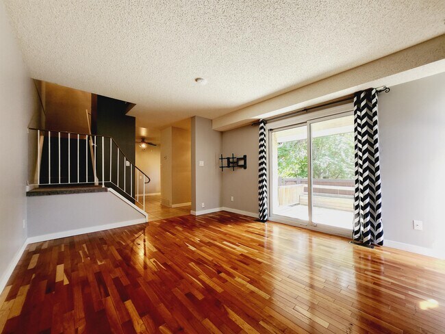 Photo - 7211-7180 180 St NW