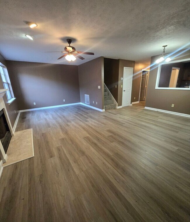 Photo - FRESHLY UPDATED TOWHOME.