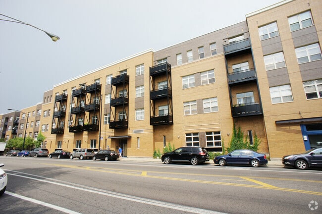 Building Photo - 2915 N Clybourn Ave Unit 307 Rental