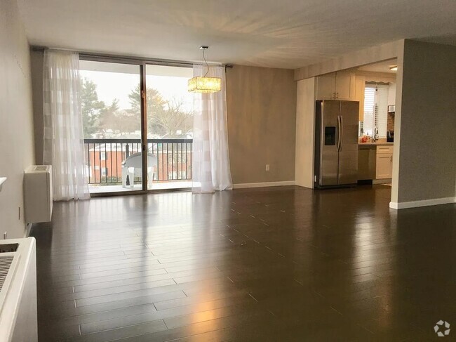 Building Photo - 20 Hammond Pond Pky Unit 308 Rental