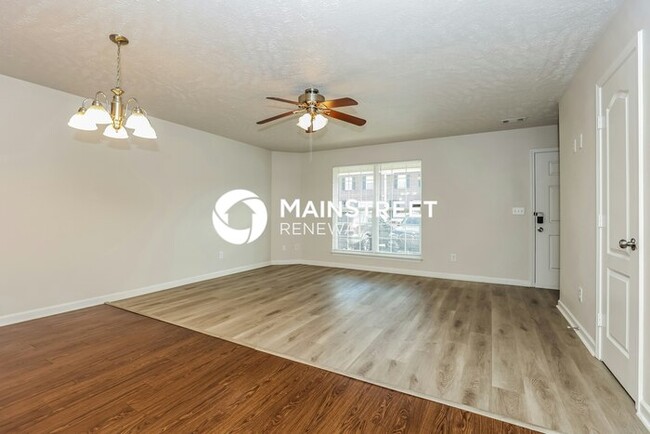 Photo - 3 Bedroom Pet-Friendly Home in La Vergne, TN with Main Street Renewal