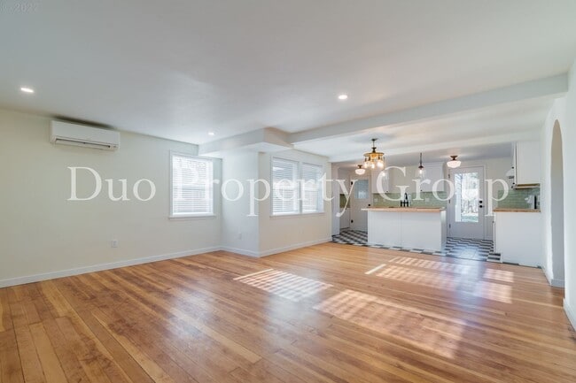 Photo - 8th Street Unidad 8th Street - House