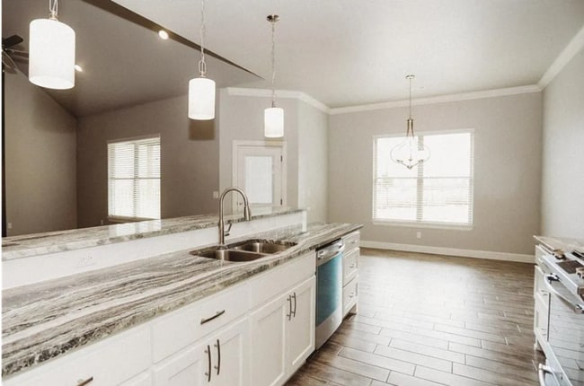 Photo - 1411 Sweetbriar Way