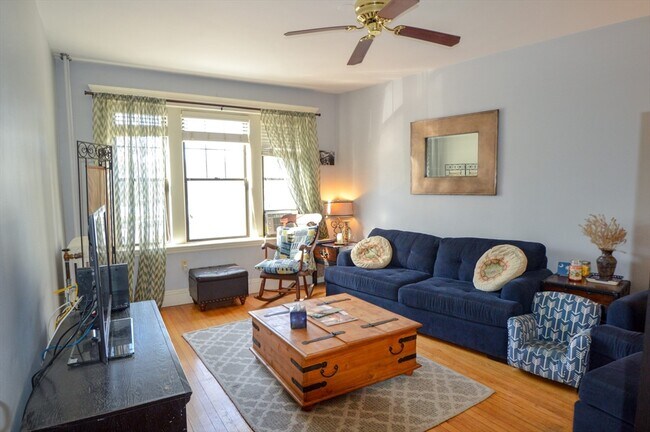 Building Photo - 370 Chestnut Hill Ave Unit 1 Rental
