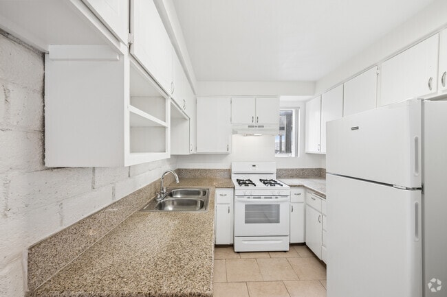 2BR, 2BA - 1,400SF - Kitchen